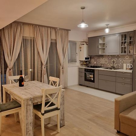 Park Residence 5, 2 Bedroom Apartment Bucarest Esterno foto